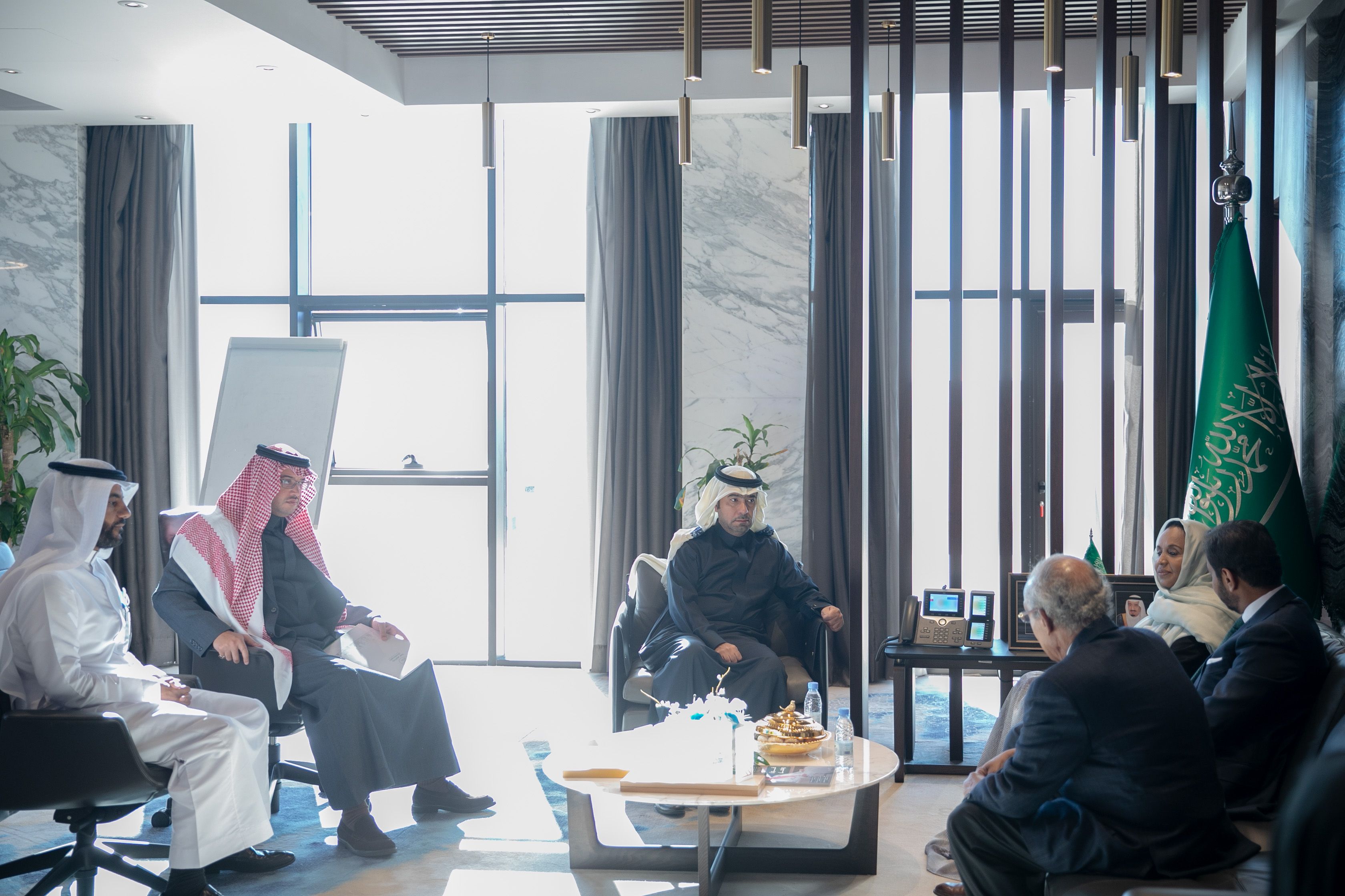 وزير &quot;البلدية والإسكان&quot; يلتقي وزيرة المدن والتخطيط بجمهورية جيبوتي لبحث فرص التعاون بين البلدين