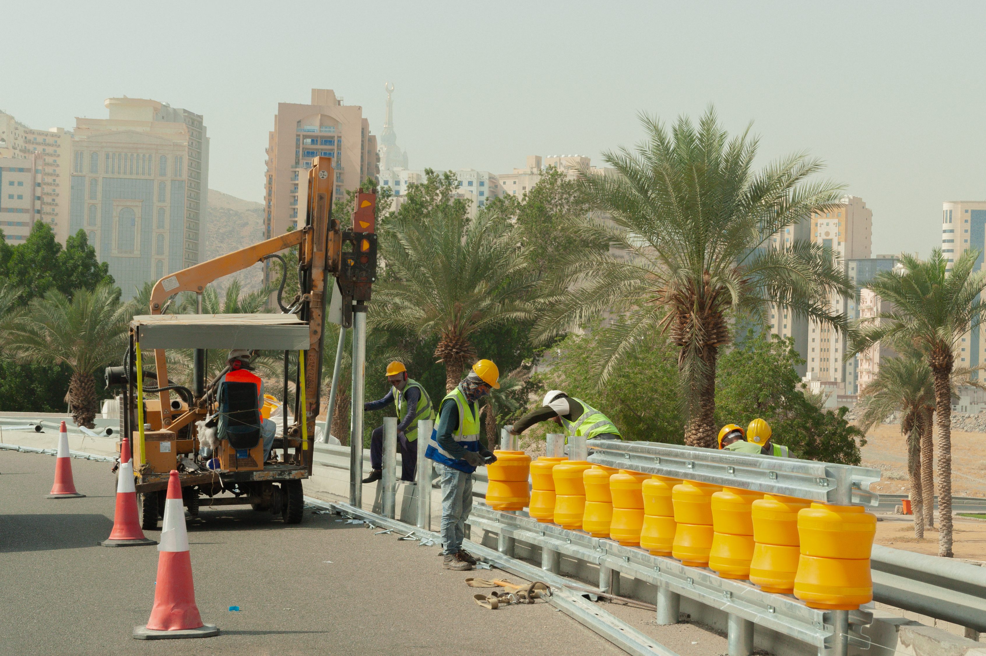 وزارة البلديات والإسكان: تنفيذ وتحسّين أكثر من مليون م٢ من الطرق في العاصمة المقدسة في 2025