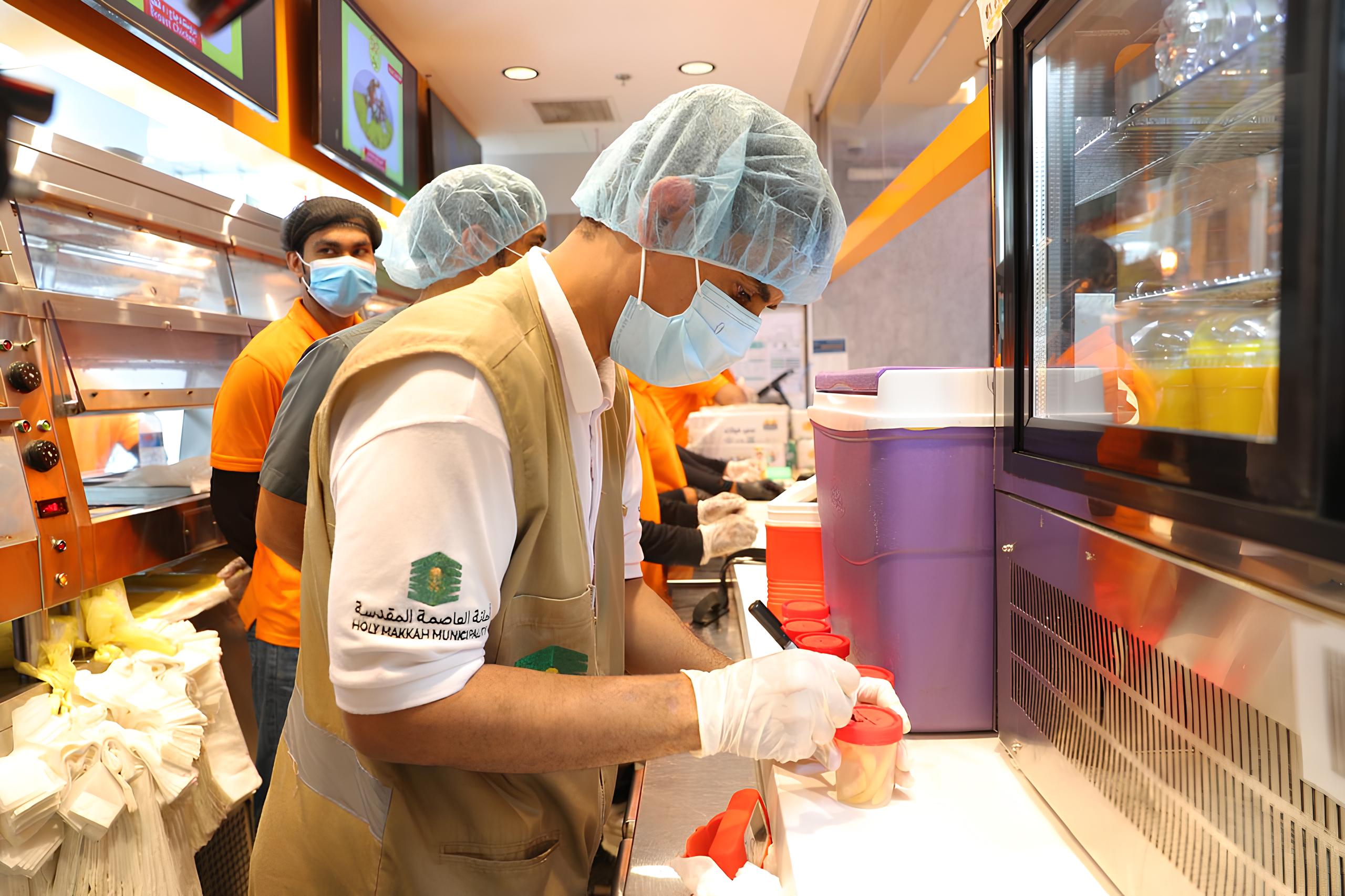 وزارة البلديات والإسكان: أكثر من 41 ألف جولة رقابية في مكة المكرمة والمدينة المنورة خلال 25 يومًا من رمضان