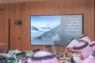 "البلدية والإسكان" و"السودة للتطوير" تعقدان اجتماعاً ثنائياً بهدف تطوير جودة الخدمات المقدمة في منطقة المشروع