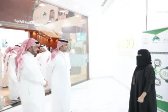 الحقيل يتفقد عدداً من المشروعات الحيوية في عرعر