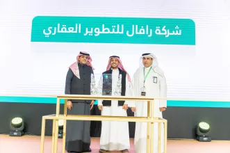 البدير يكرم الرعاة والمشاركين في معرض مشروعات مدن متميزة في عهد خادم الحرمين