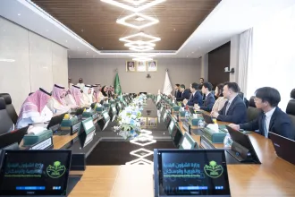 وزير الشؤون البلدية والقروية والإسكان يلتقي وزير الأراضي والبنية التحتية والنقل الكوري