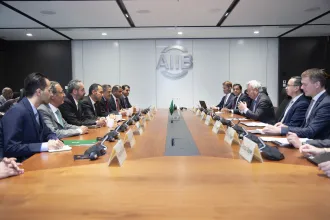 Al-Hogail meets with a number of Chinese companies for cooperation in real estate development and urban infrastructure
