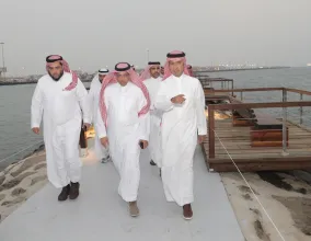 الحقيل يفتتح ممر الغروب بالواجهة البحرية بجازان.. ويتفقد عدد من المشاريع التنموية بالمنطقة