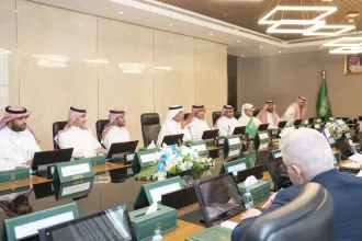 وزير الشؤون البلدية والقروية والإسكان يلتقي وزير التجارة الخارجية والتنمية الفنلندي