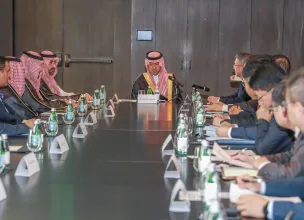 الحقيل يجتمع برئيس رابطة المقاولين الدولية الصينية.. ويشهد توقيع مذكرة تعزيز مشاركة الشركات الصينية في قطاع المقاولات السعودي