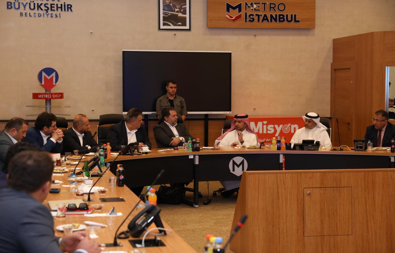 Minister of Municipal and Rural Affairs and Housing Meets the Governor of Istanbul and Number of CEOs of Turkish Companies