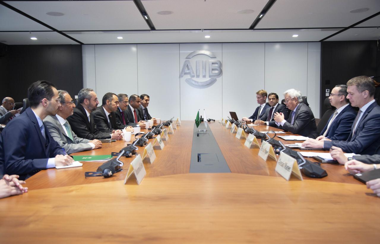 Al-Hogail meets with a number of Chinese companies for cooperation in real estate development and urban infrastructure