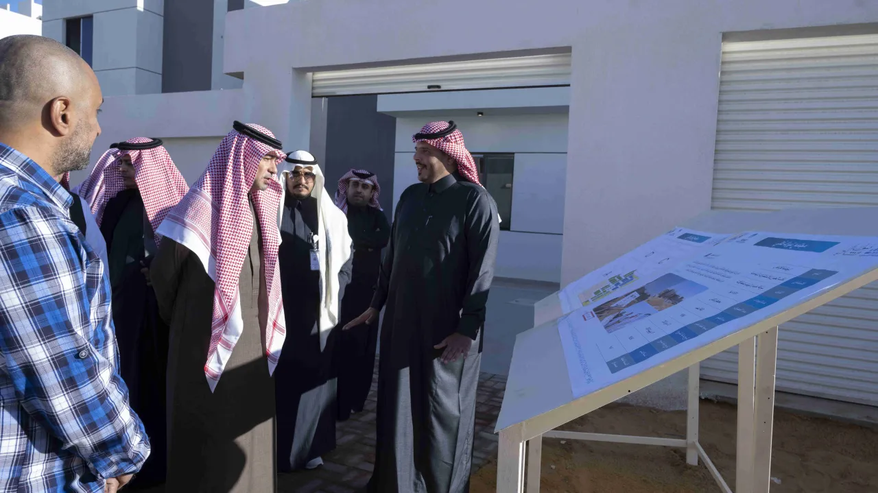 Al-Hogail inspects the progress of work in development projects in Tabuk, and meets with a number of investors in the Province