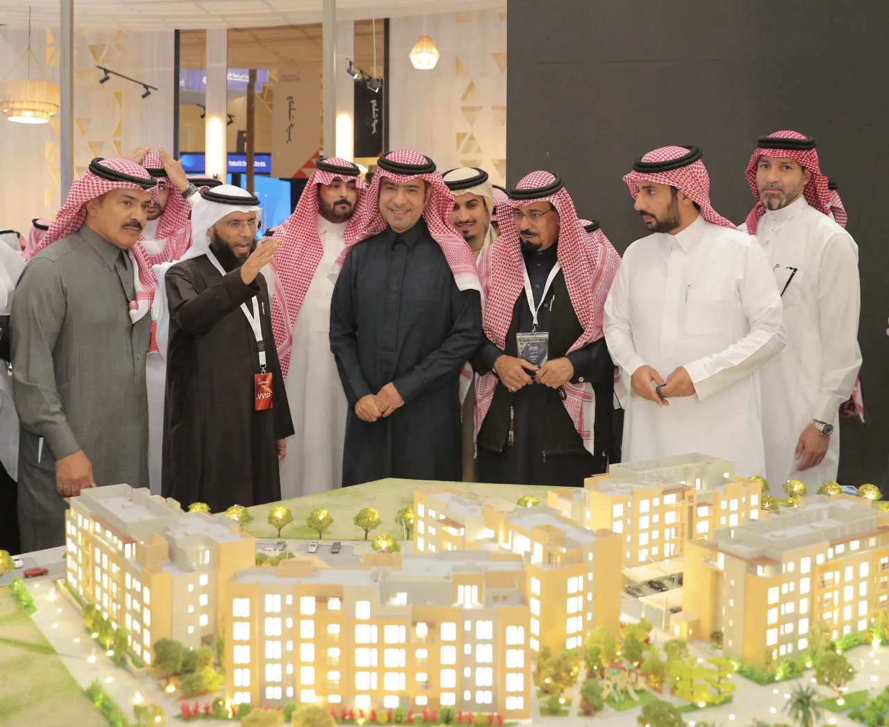 الحقيل يفتتح معرض "ريستاتكس الرياض العقاري 2024".. ويشهد توقيع اتفاقيات وإطلاق صناديق بقيمة 3.5 مليار ريال