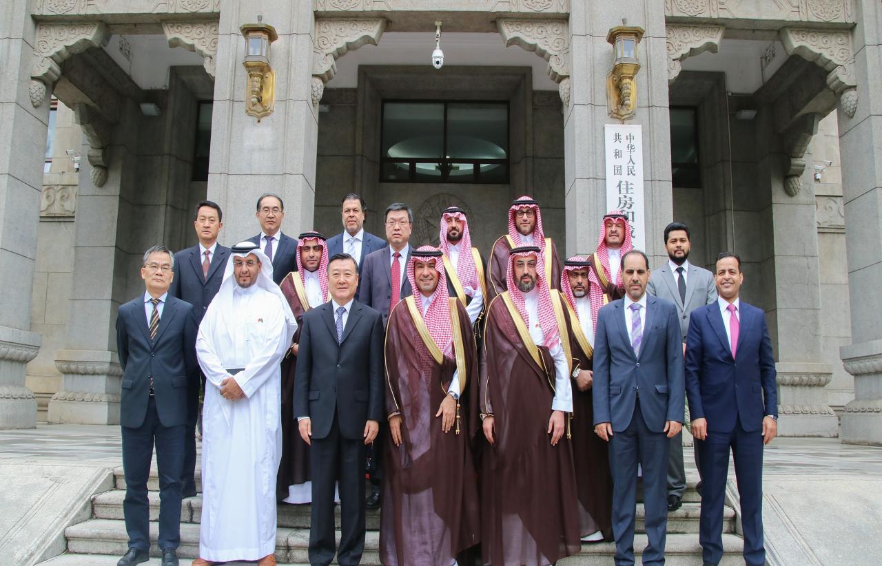 الحقيل يختتم زيارته الرسمية إلى بكين.. ويشهد توقيع اتفاقيات لاستقطاب مجموعة من شركات الإنشاءات والمقاولات الصينية إلى الرياض